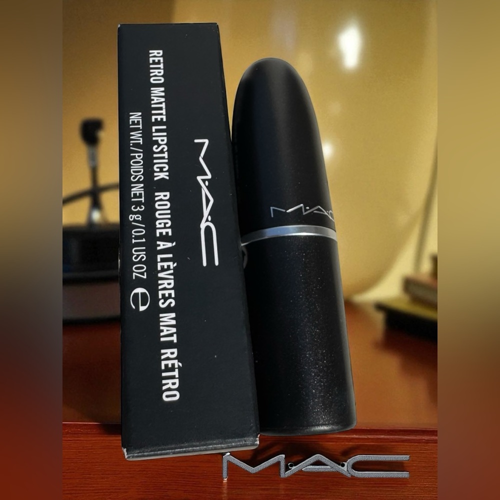 MAC RUNWAY HIT Retro Matte Lipstick. NEW IN BOX. - Picture 12 of 15